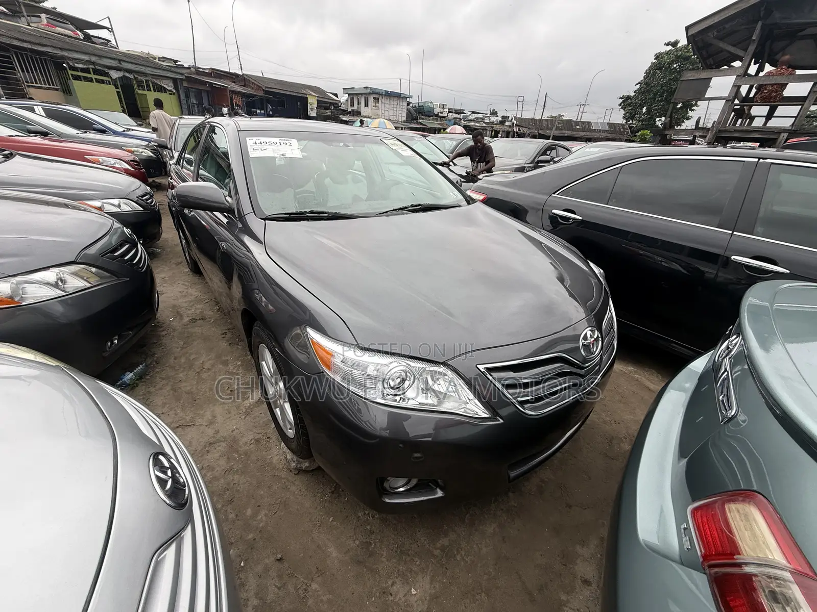 Toyota Camry LE 4dr Sedan (2.5L 4cyl 6A) 2011 Gray