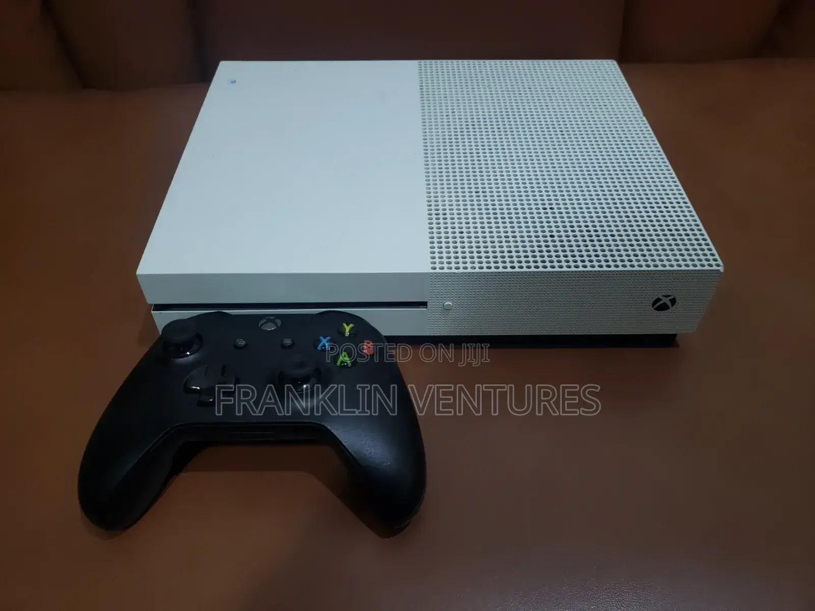 Xbox One S 1tb With 20 Games and 1 Wireless Pad