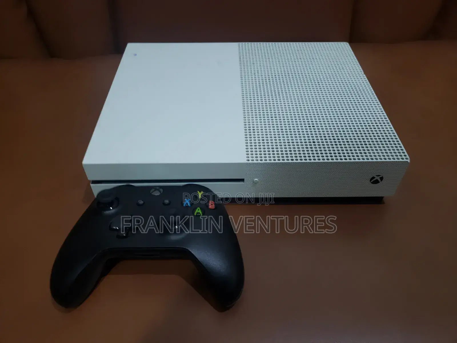 Xbox One S 1tb With 20 Games and 1 Wireless Pad