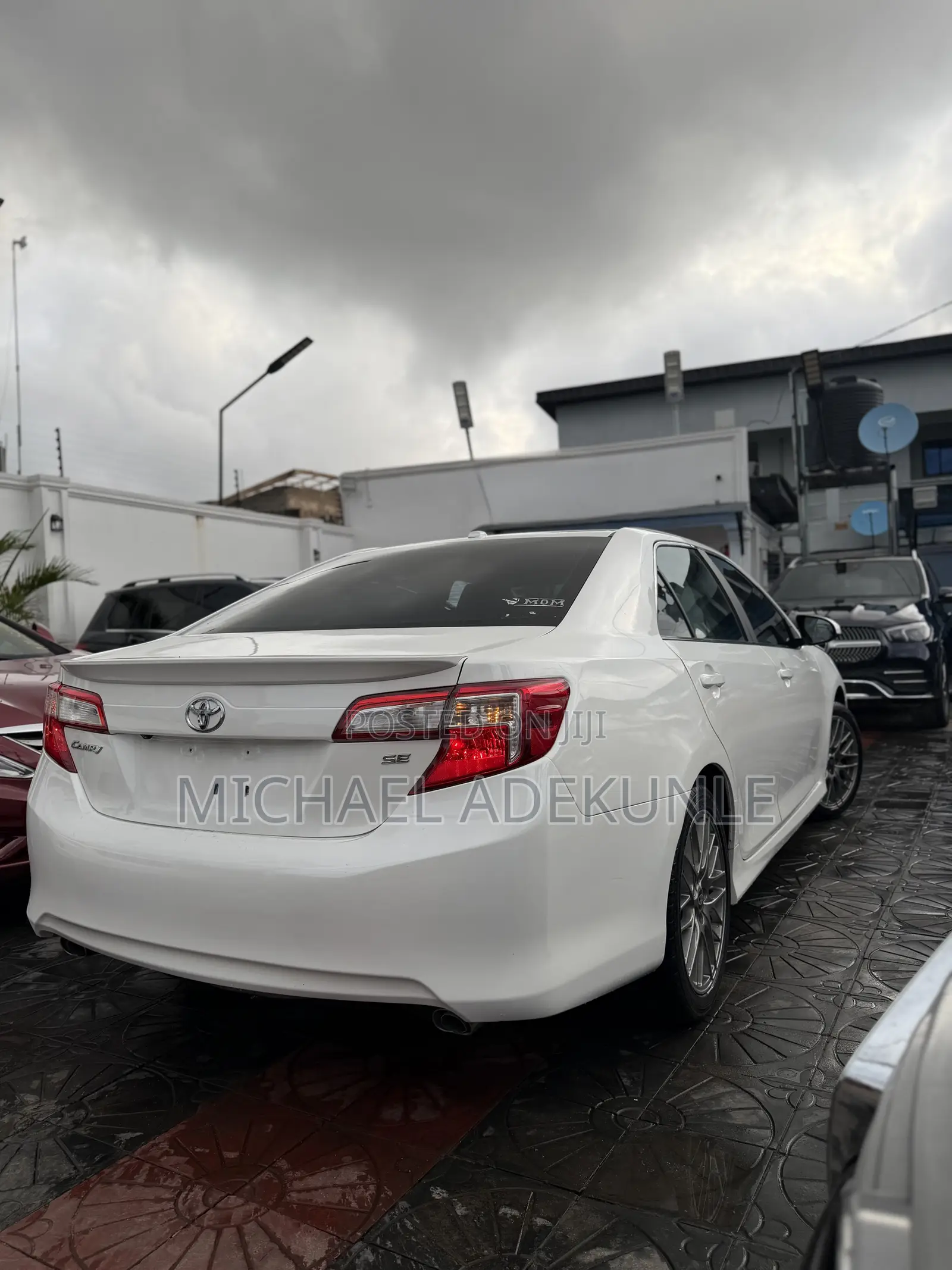 Toyota Camry SE V6 4dr Sedan (3.5L 6cyl 6A) 2013 White