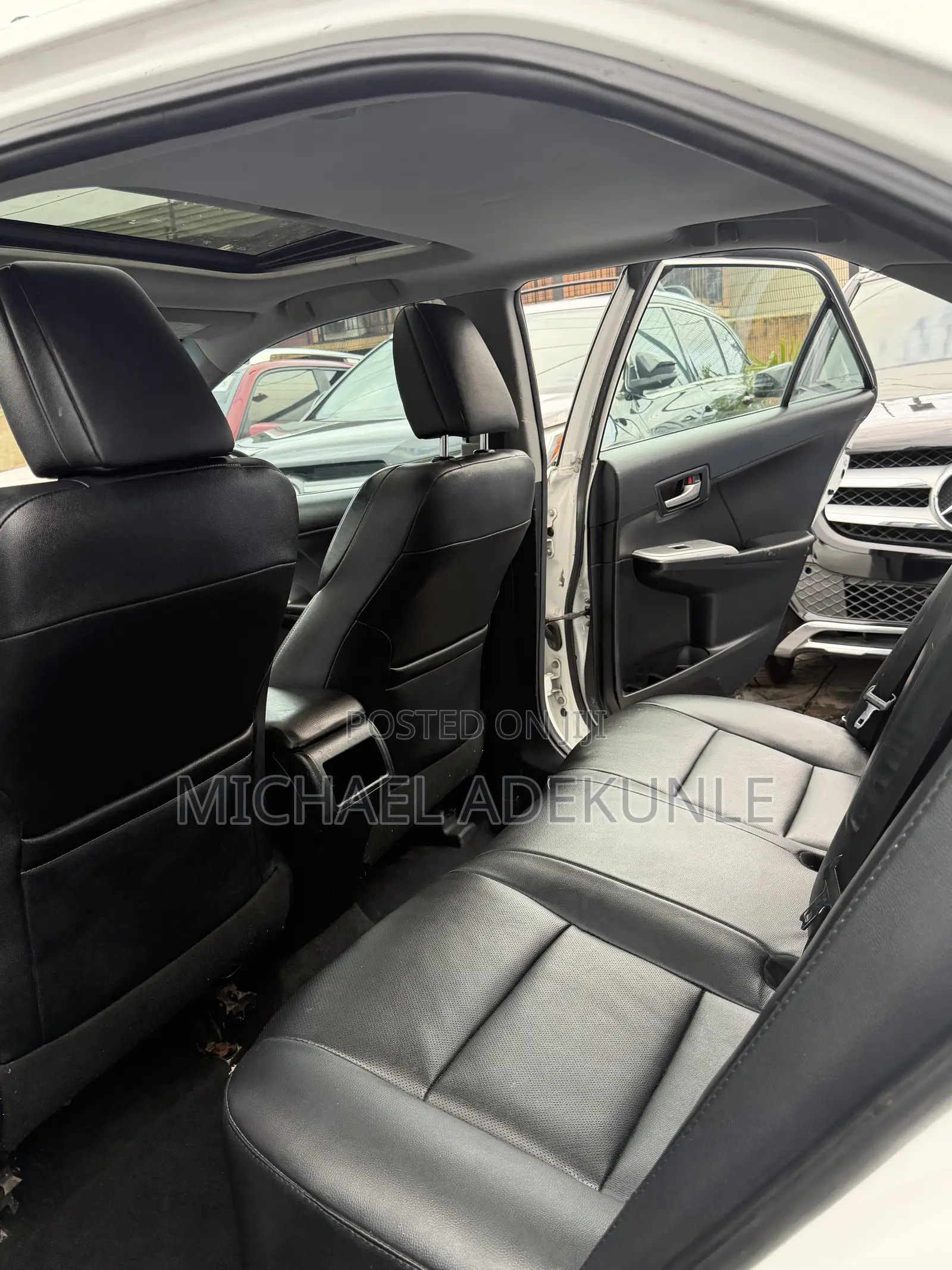 Toyota Camry SE V6 4dr Sedan (3.5L 6cyl 6A) 2013 White