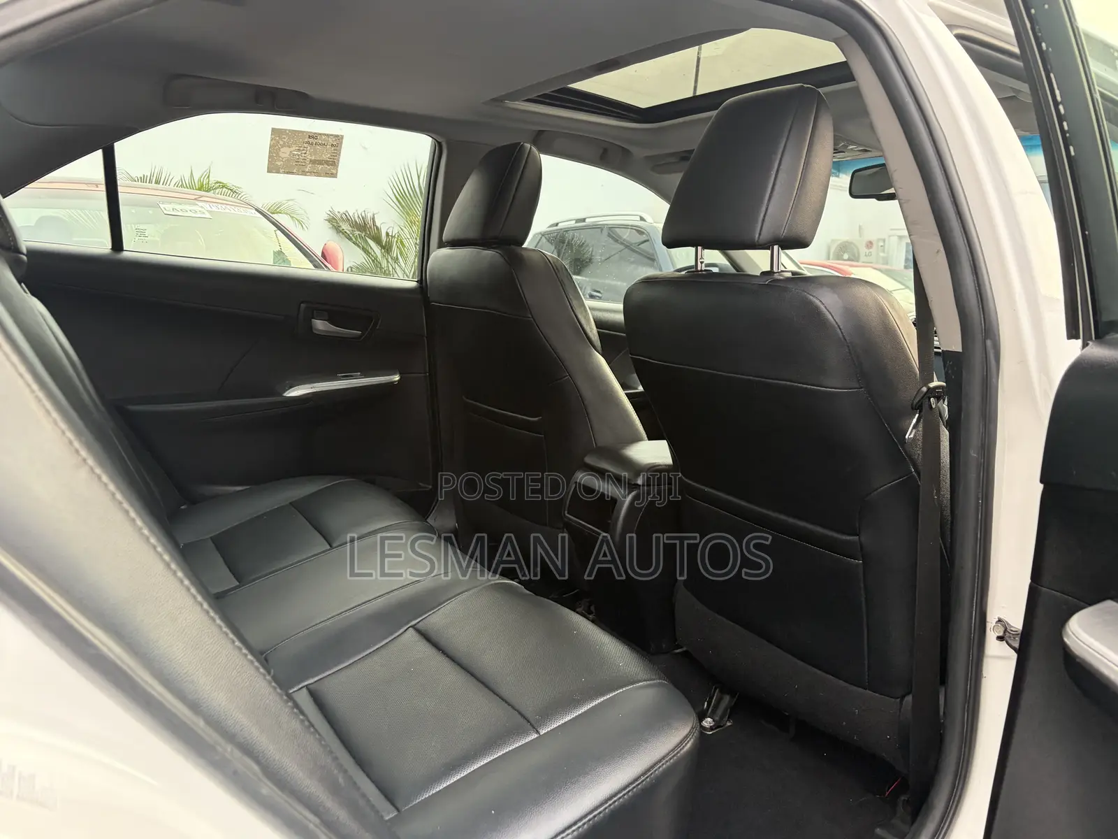 Toyota Camry SE V6 4dr Sedan (3.5L 6cyl 6A) 2012 White