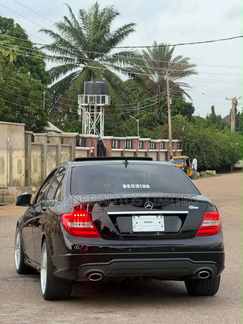 Mercedes-Benz C300 2013 Black