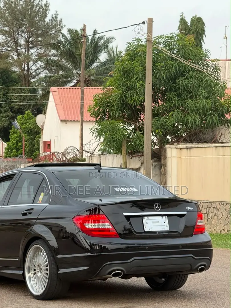Mercedes-Benz C300 2013 Black