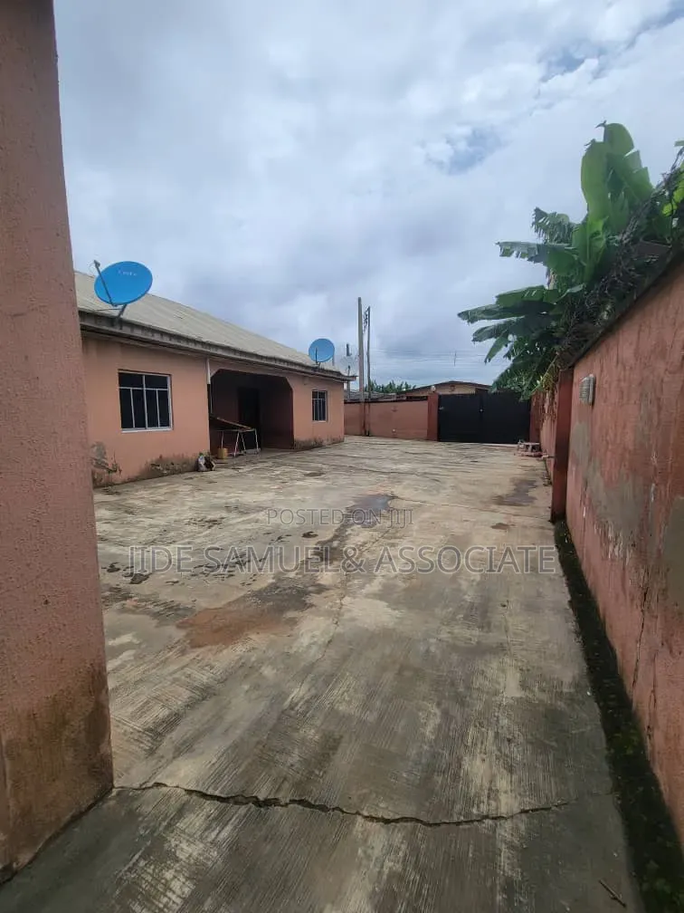 Furnished 2bdrm Block of Flats in Ayobo for sale