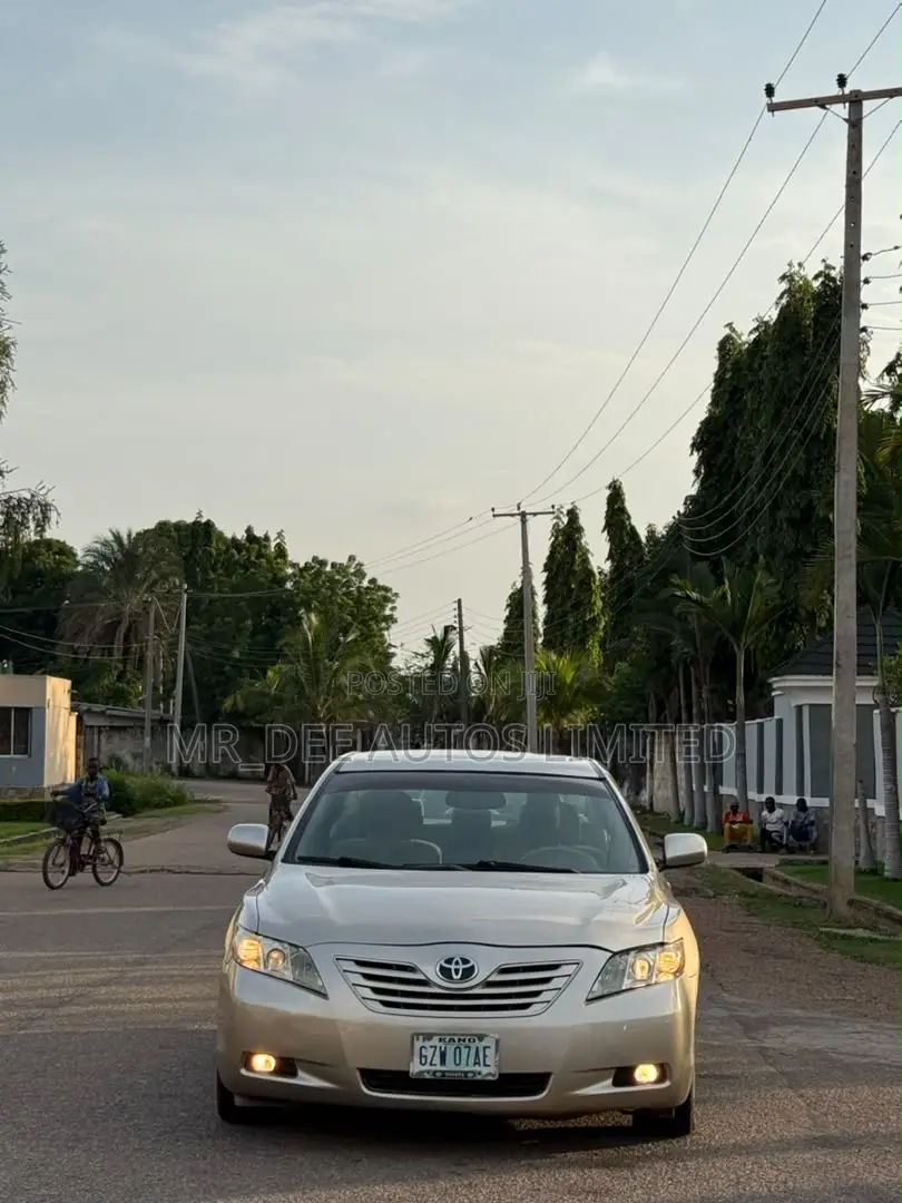 Toyota Camry 2006 Gold