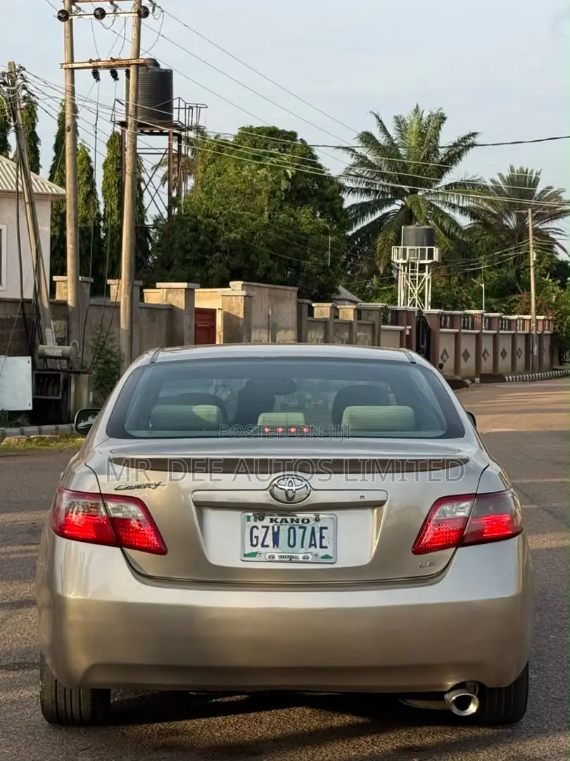 Toyota Camry 2006 Gold