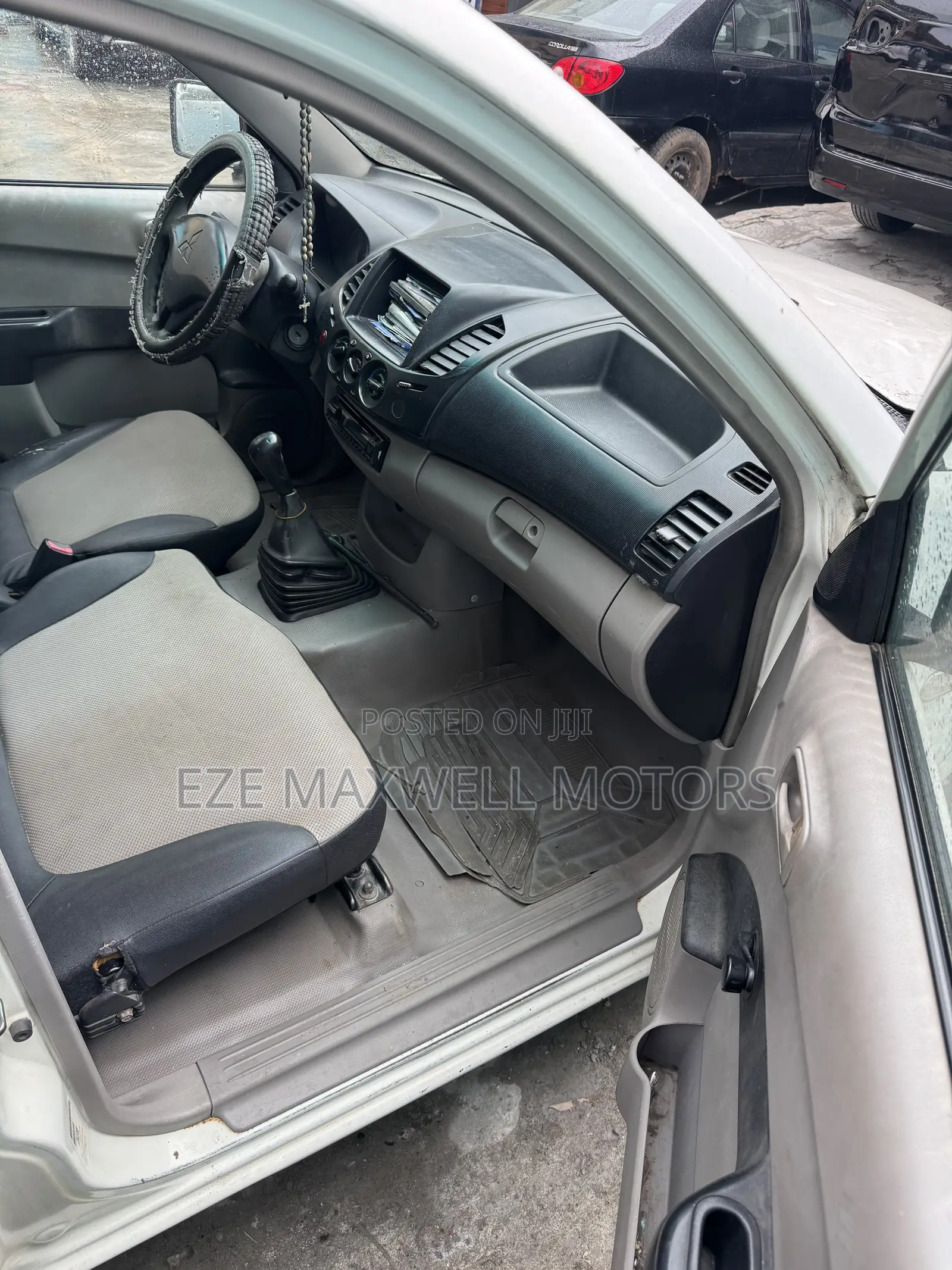 Mitsubishi L200 2009 White