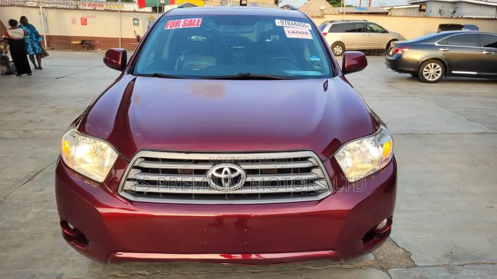 Toyota Highlander SE 2011 Burgundy