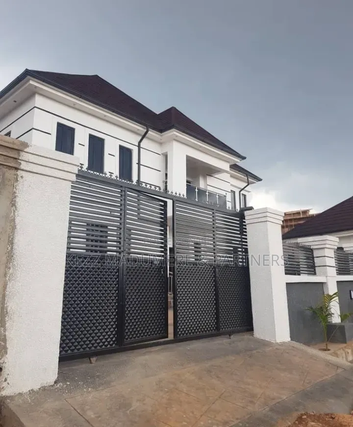 6bdrm Duplex in Heliu Estate, for sale