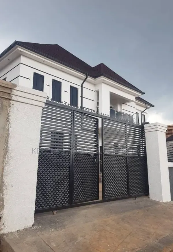 6bdrm Duplex in Heliu Estate, for sale