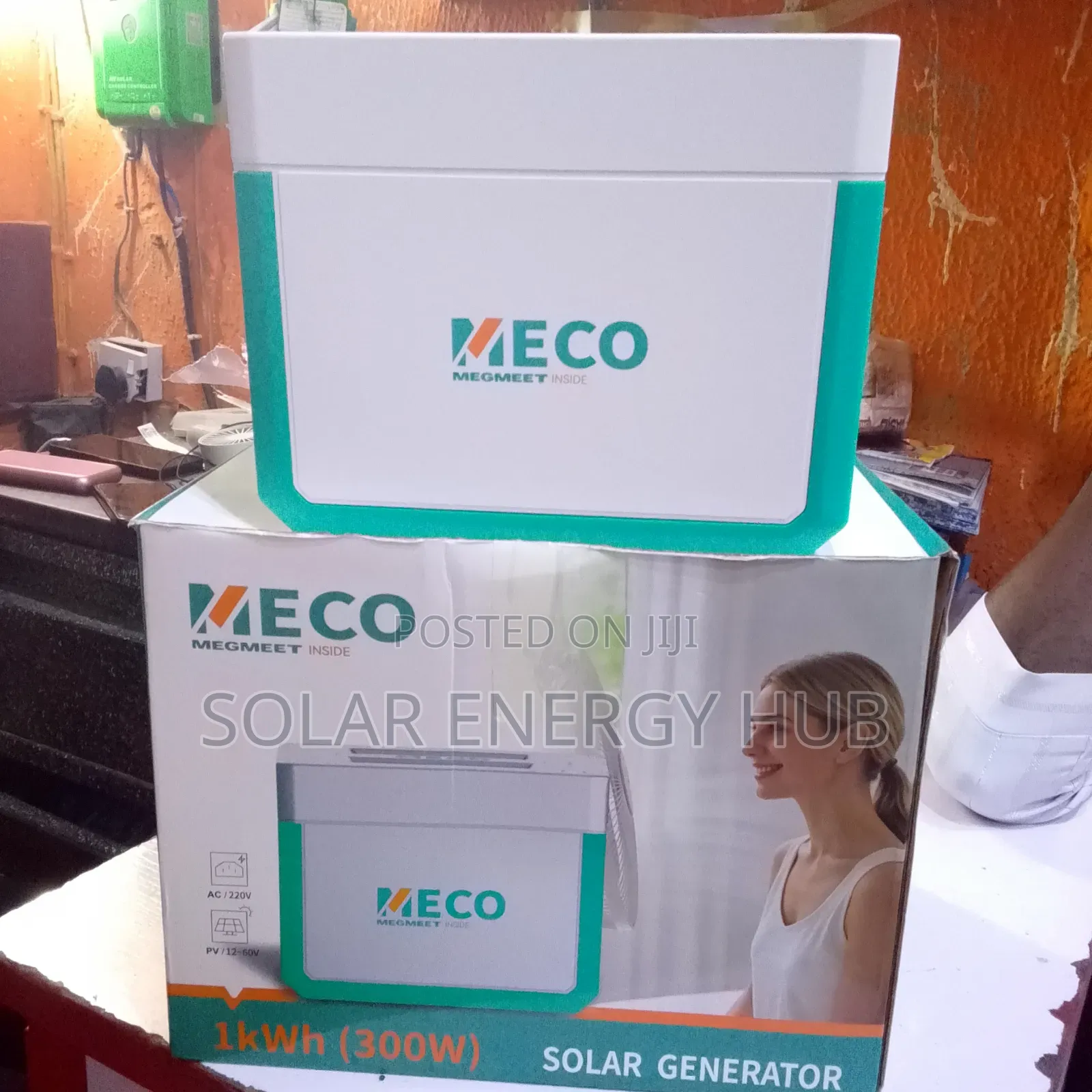 1kwh/300w Meco Solar Generator