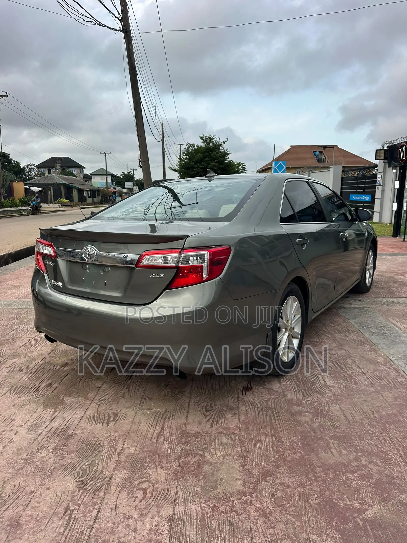 Toyota Camry XLE V6 4dr Sedan (3.5L 6cyl 6A) 2012 Green