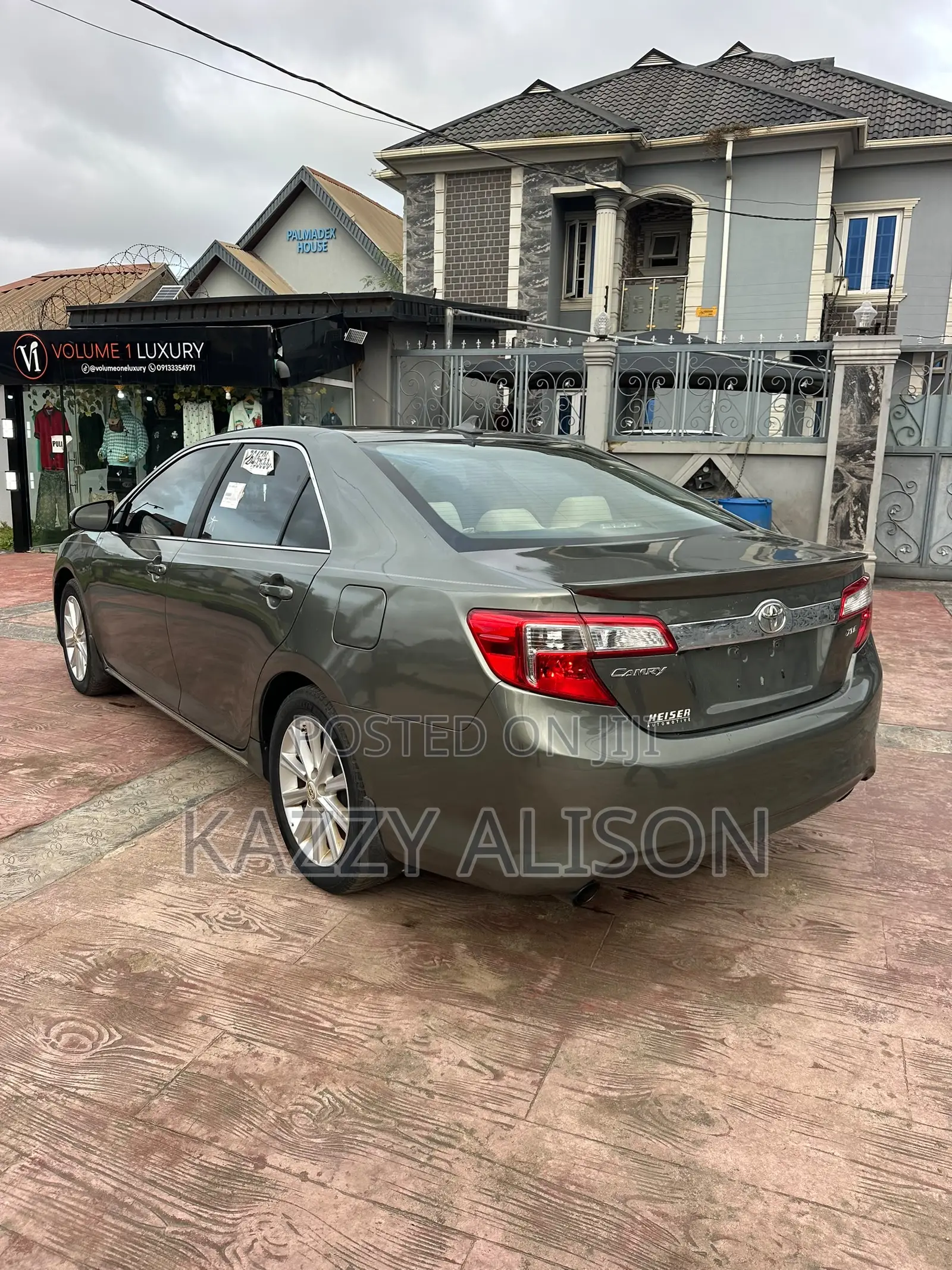 Toyota Camry XLE V6 4dr Sedan (3.5L 6cyl 6A) 2012 Green