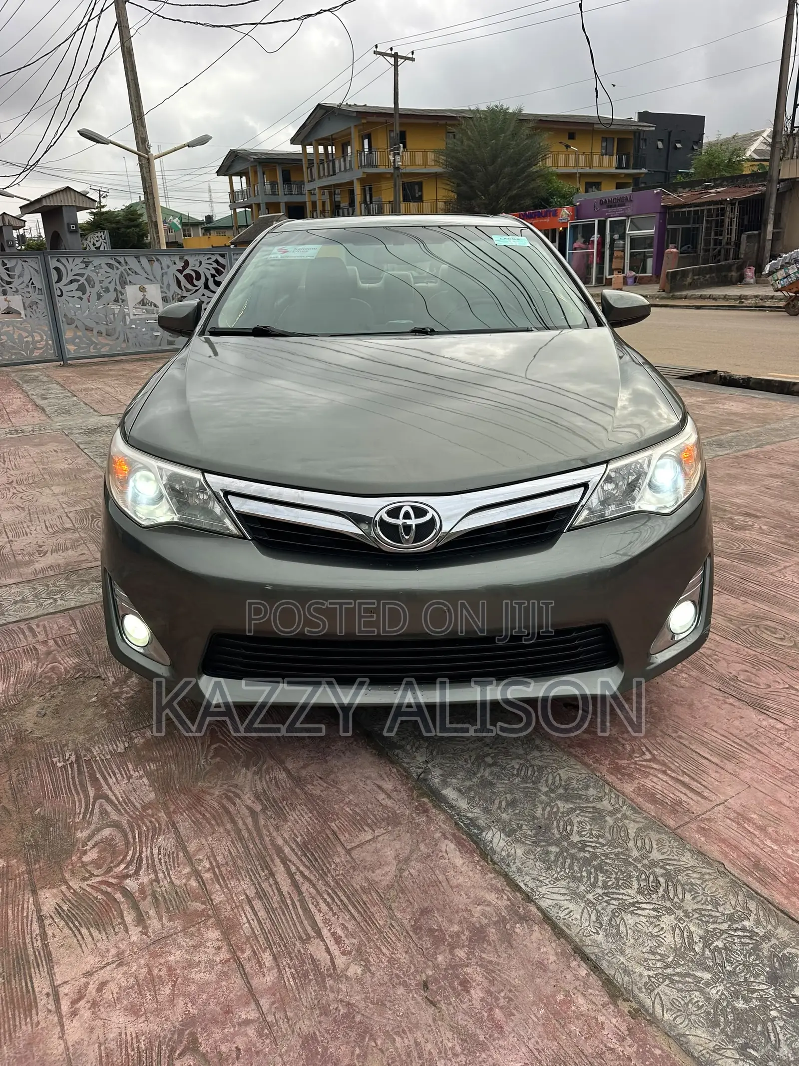 Toyota Camry XLE V6 4dr Sedan (3.5L 6cyl 6A) 2012 Green