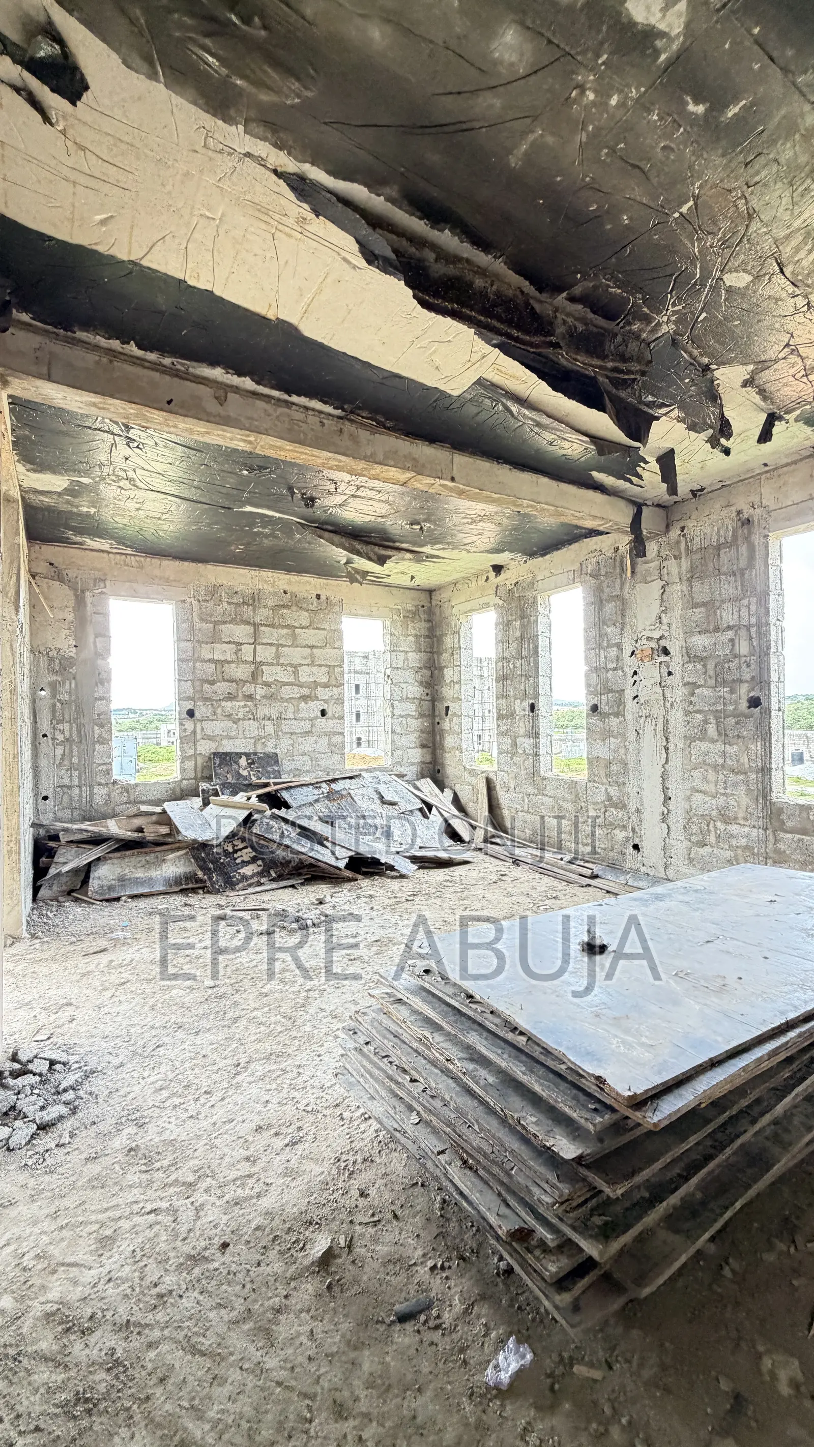 5bdrm Duplex in Idu for sale