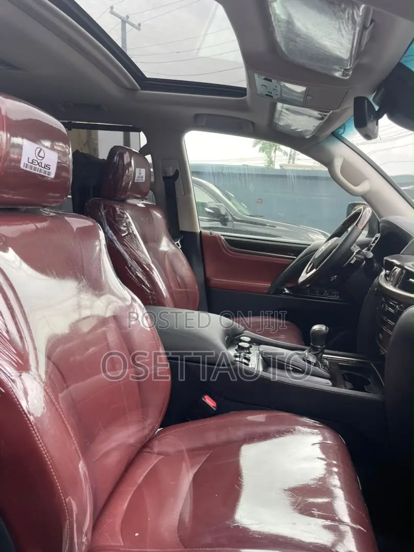 Lexus LX 570 (5 seats) AWD 2018 Gold