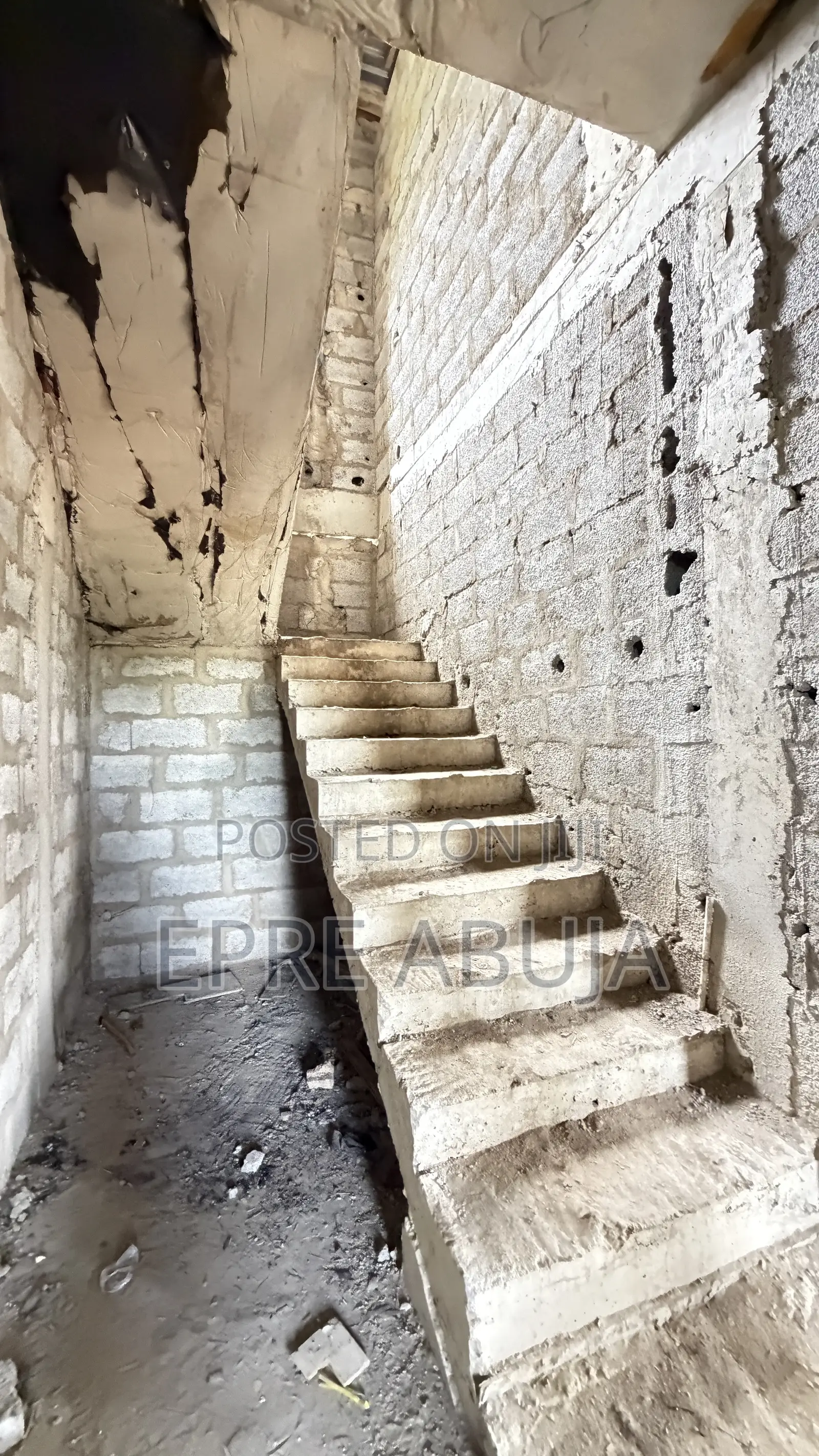 5bdrm Duplex in Idu for sale