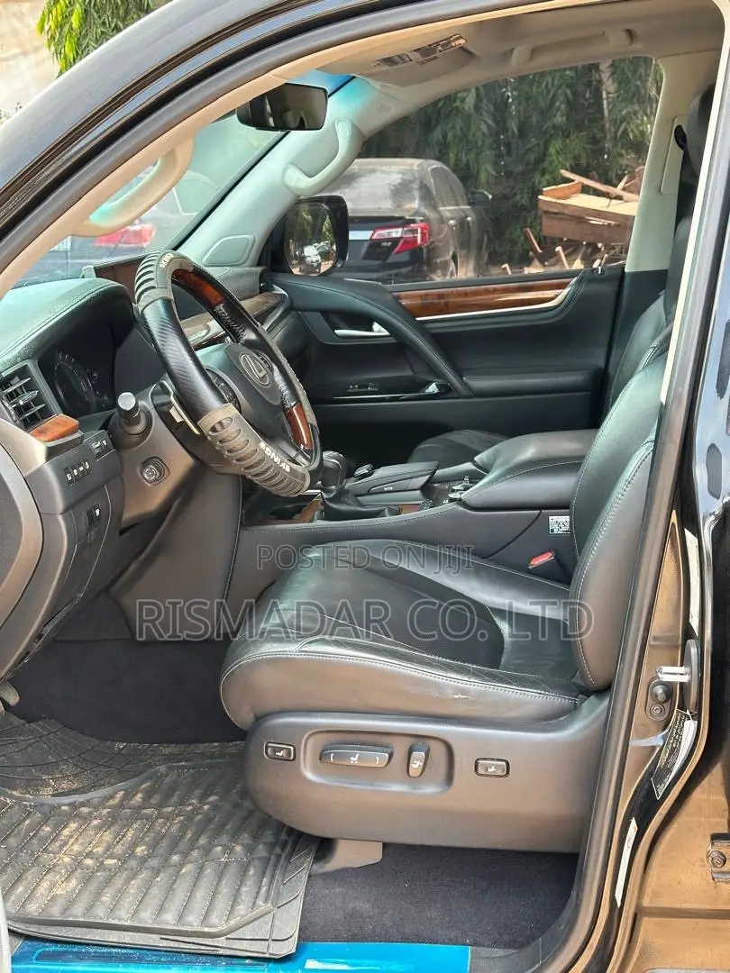 Lexus LX 570 (5 seats) AWD 2017 Black