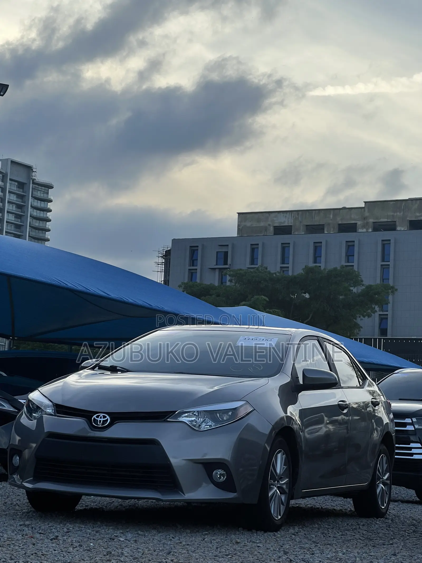 Toyota Corolla LE Premium 4dr Sedan (1.8L 4cyl CVT) 2015 Gray