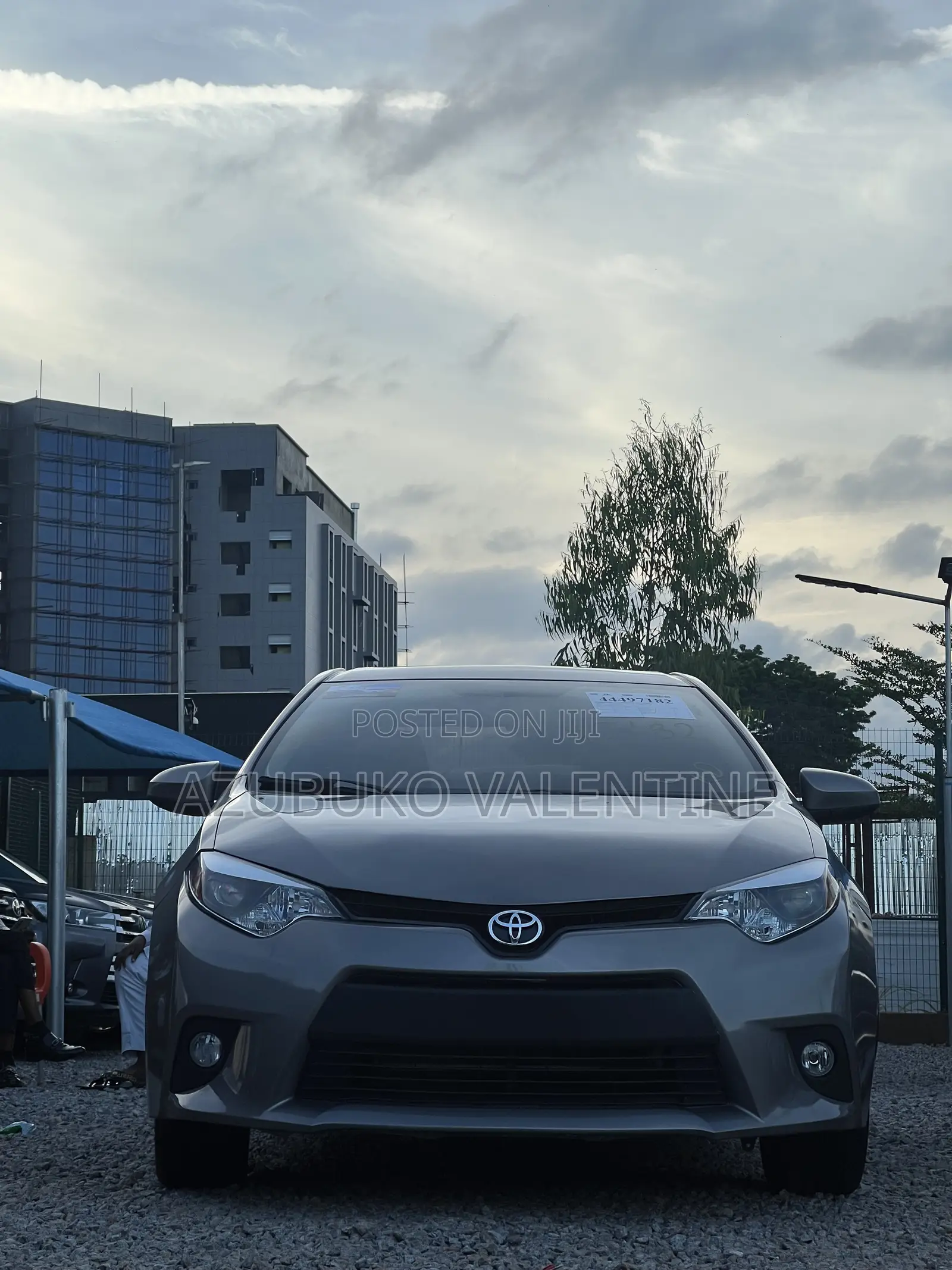 Toyota Corolla LE Premium 4dr Sedan (1.8L 4cyl CVT) 2015 Gray