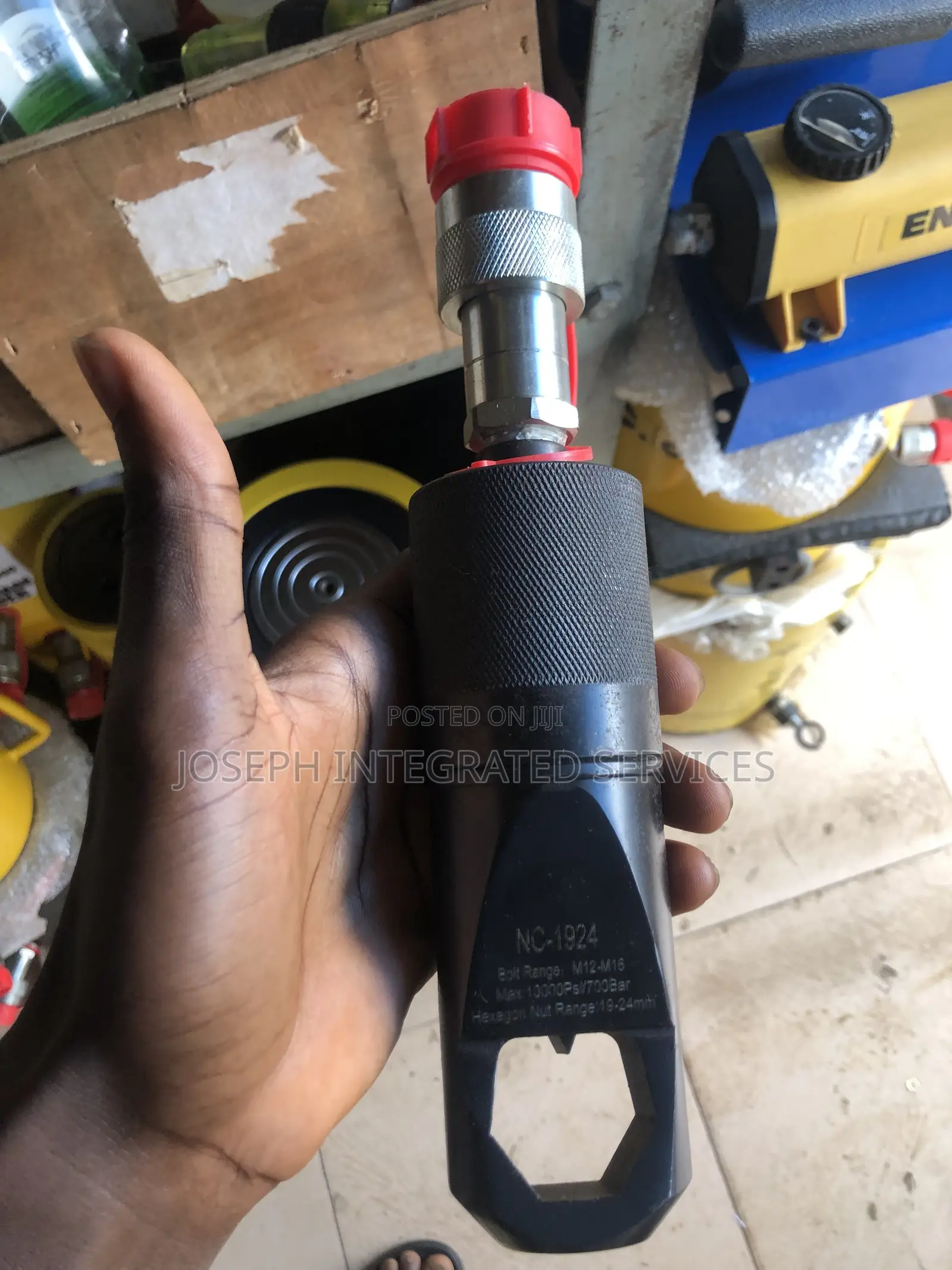 NC-1924 Hydraulic Nut Splitter