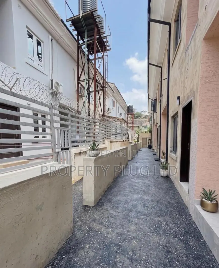 3bdrm Duplex in Apo for rent