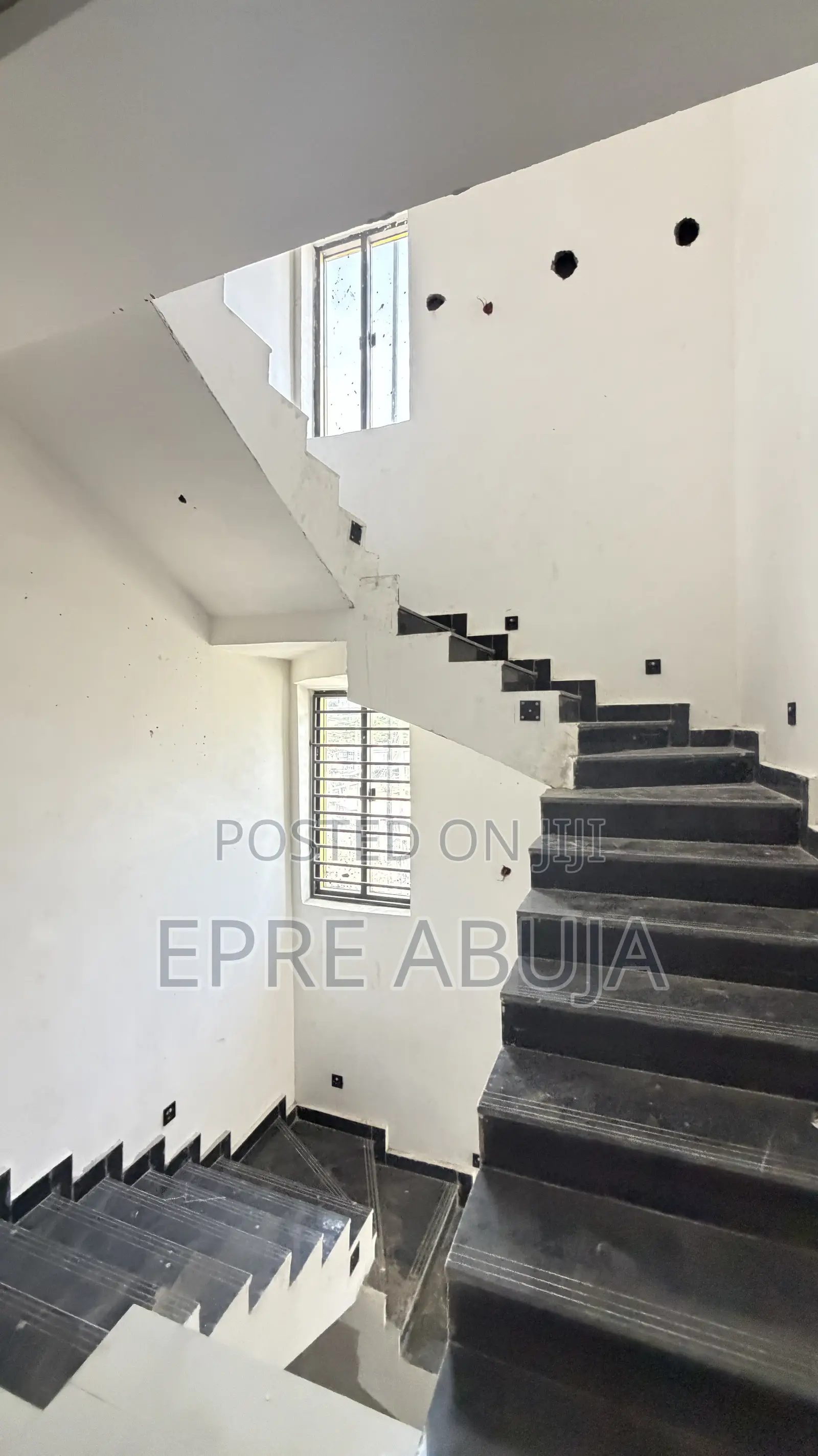 4bdrm Townhouse/Terrace in Guzape District for sale