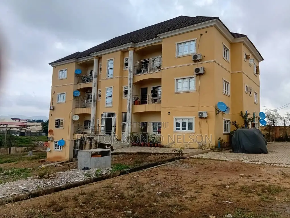 3bdrm Block of Flats in Fo1 Kubua Abuja, Kubwa for sale