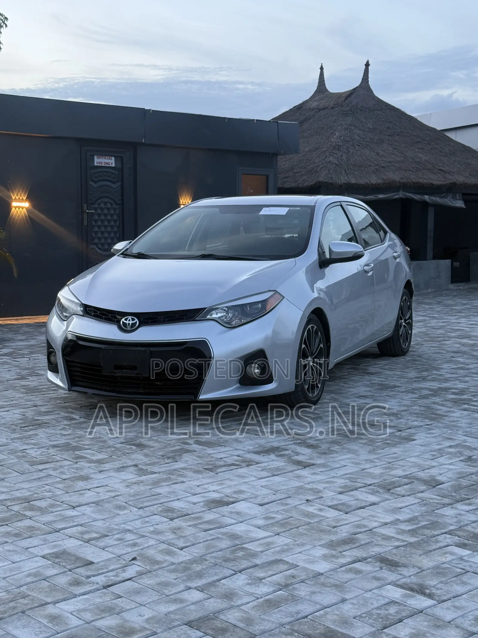 Toyota Corolla S 4dr Sedan (1.8L 4cyl CVT) 2015 Silver