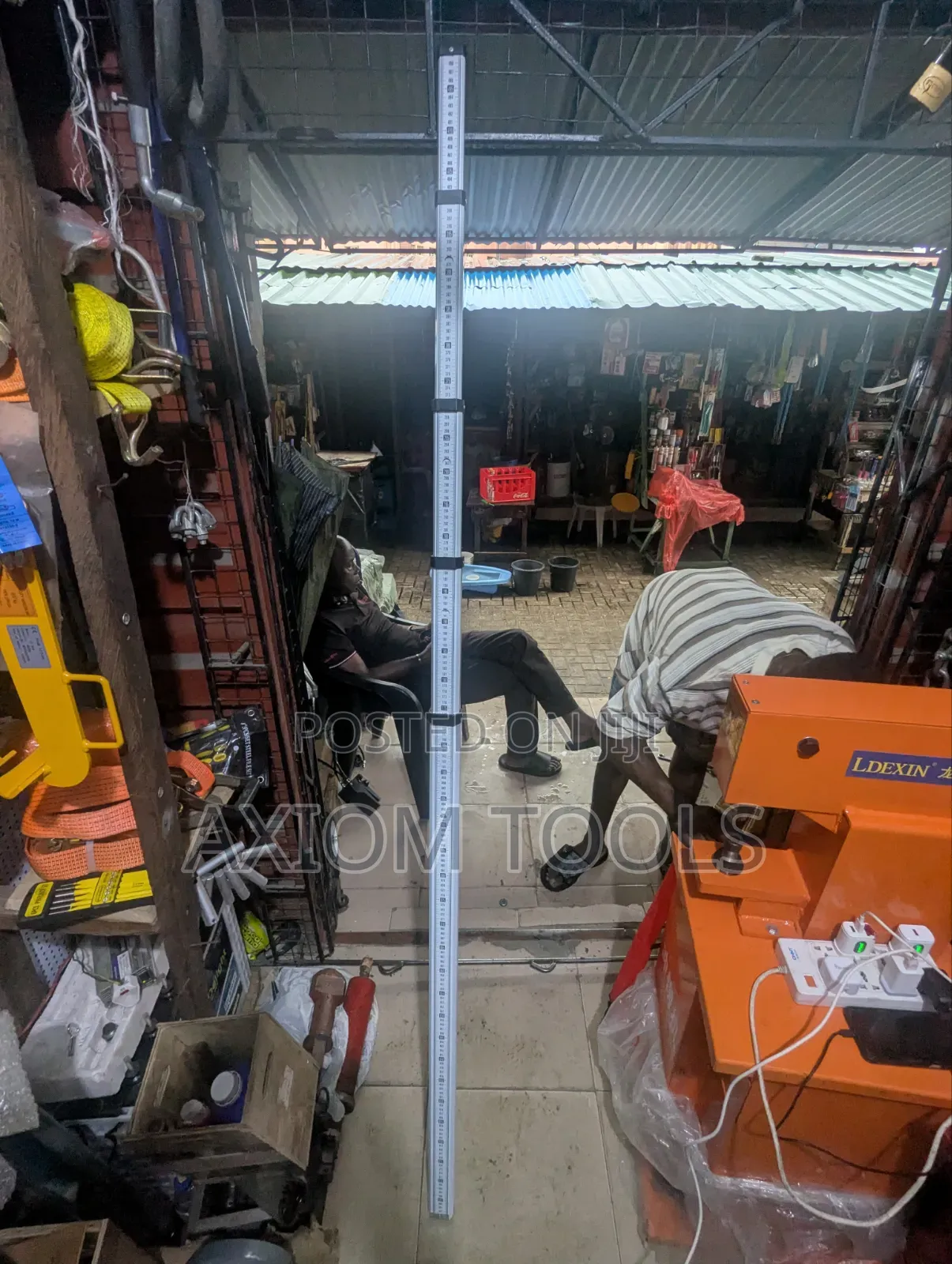Telescopic Leveling Staff