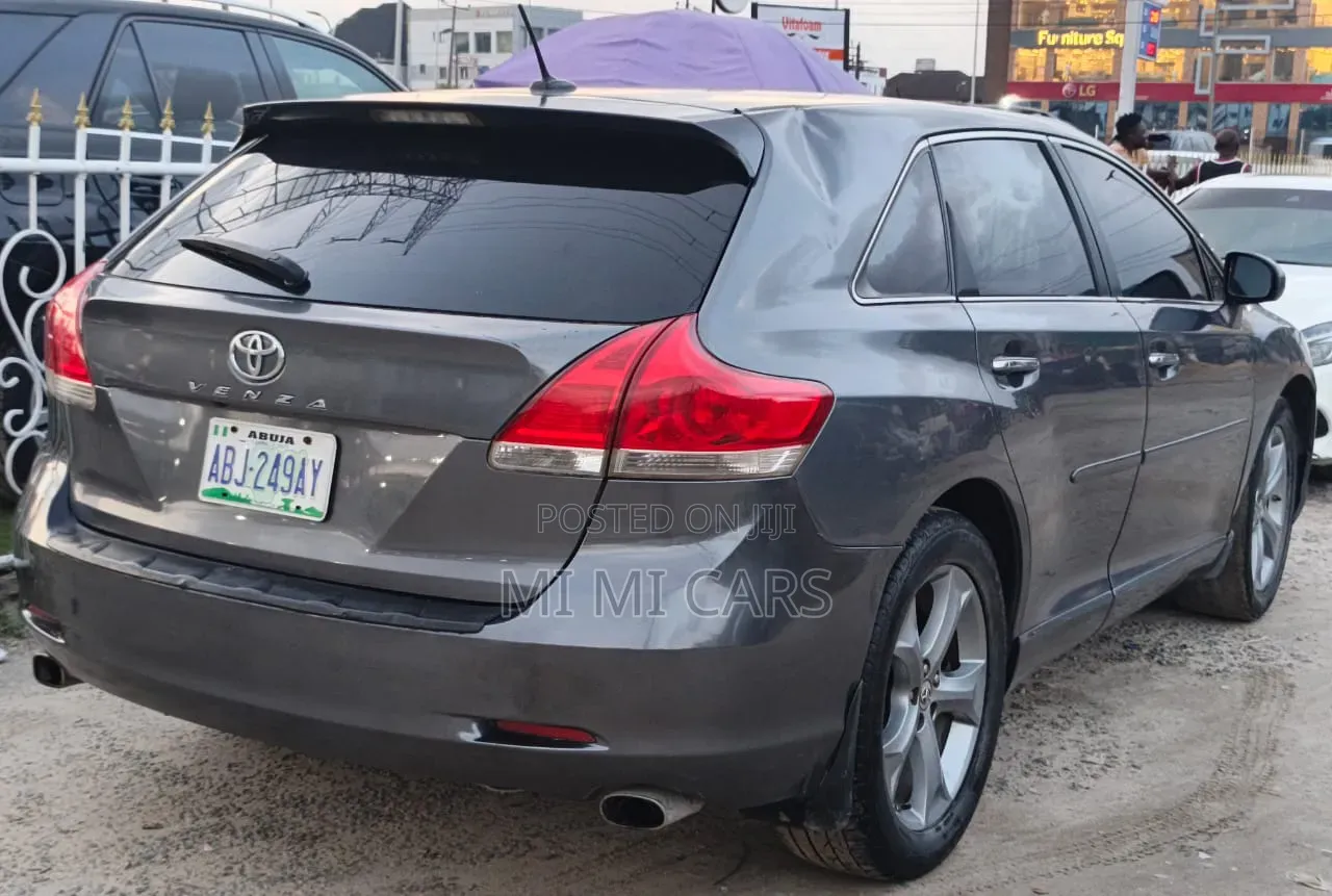 Toyota Venza 2010 Gray