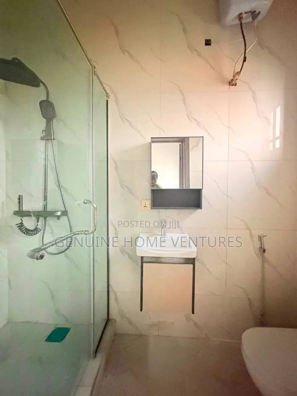 4bdrm Apartment in Ikeja Gra Lagos for sale