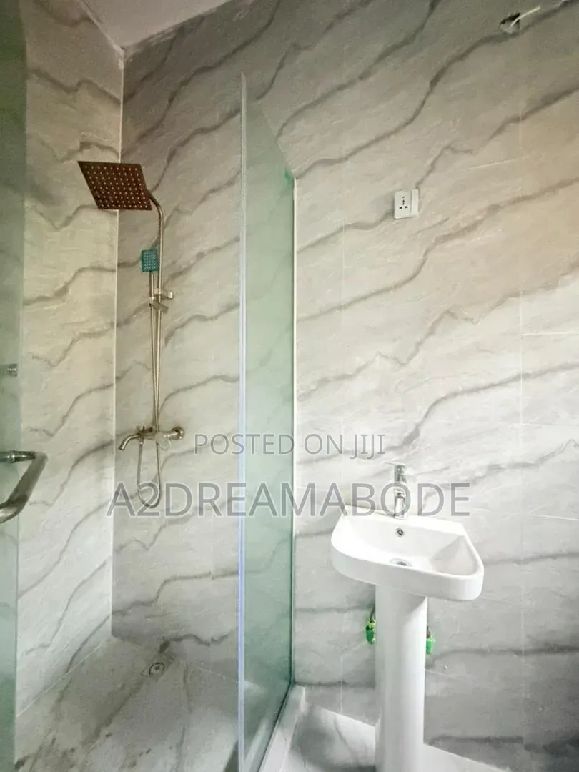 2bdrm Apartment in Ogba for rent