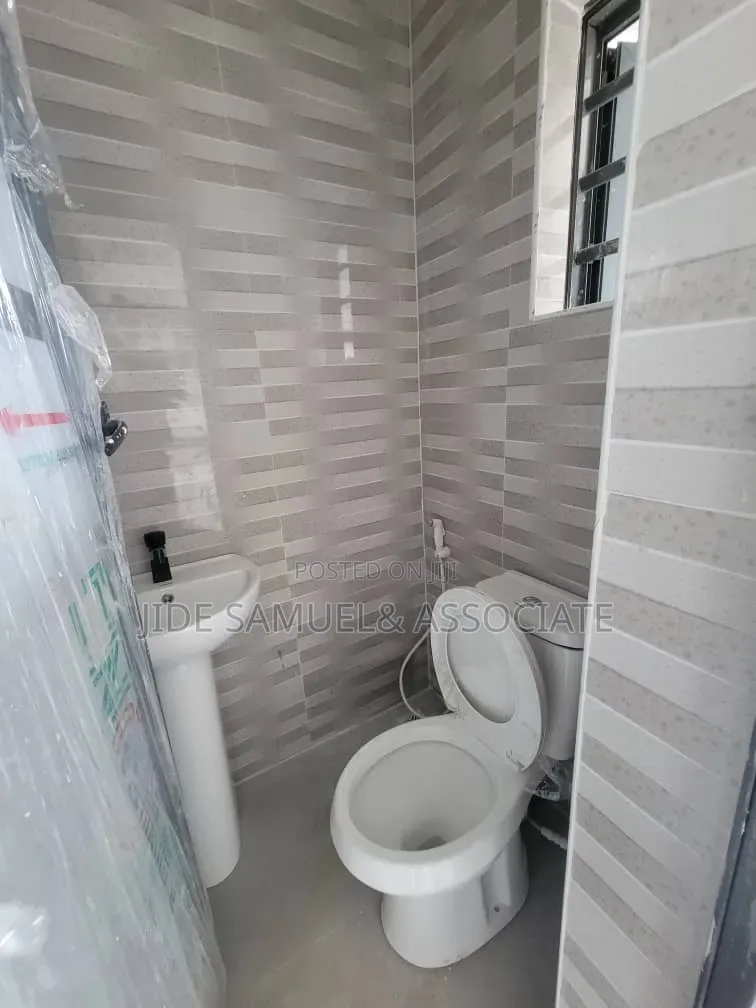 Furnished Mini Flat in Ayobo for rent