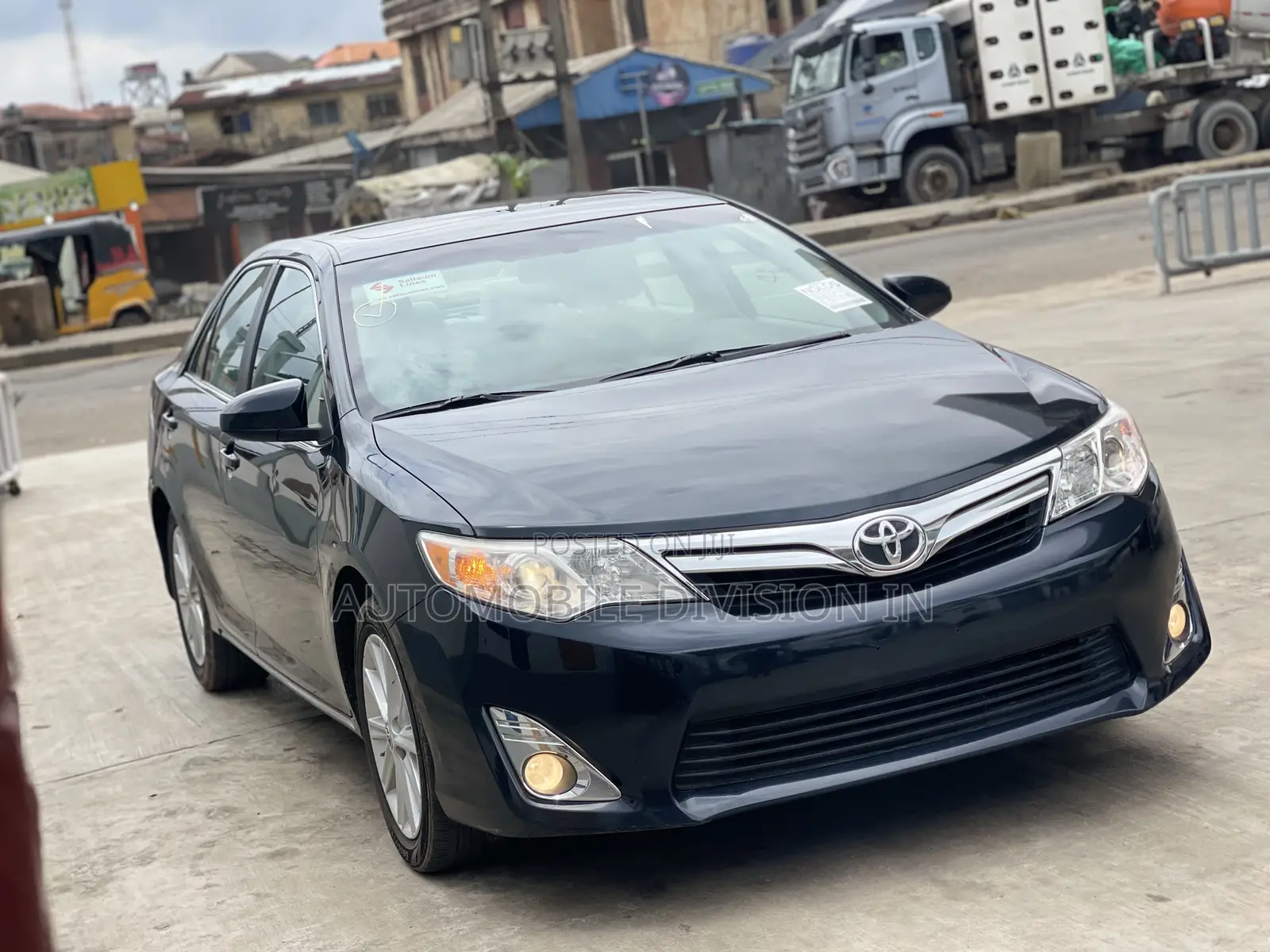 Toyota Camry XLE 4dr Sedan (2.5L 4cyl 6A) 2013 Gray