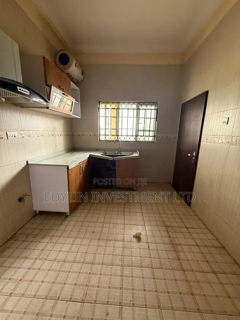 3bdrm Apartment in Inside An Estate, Katampe (Main) for rent