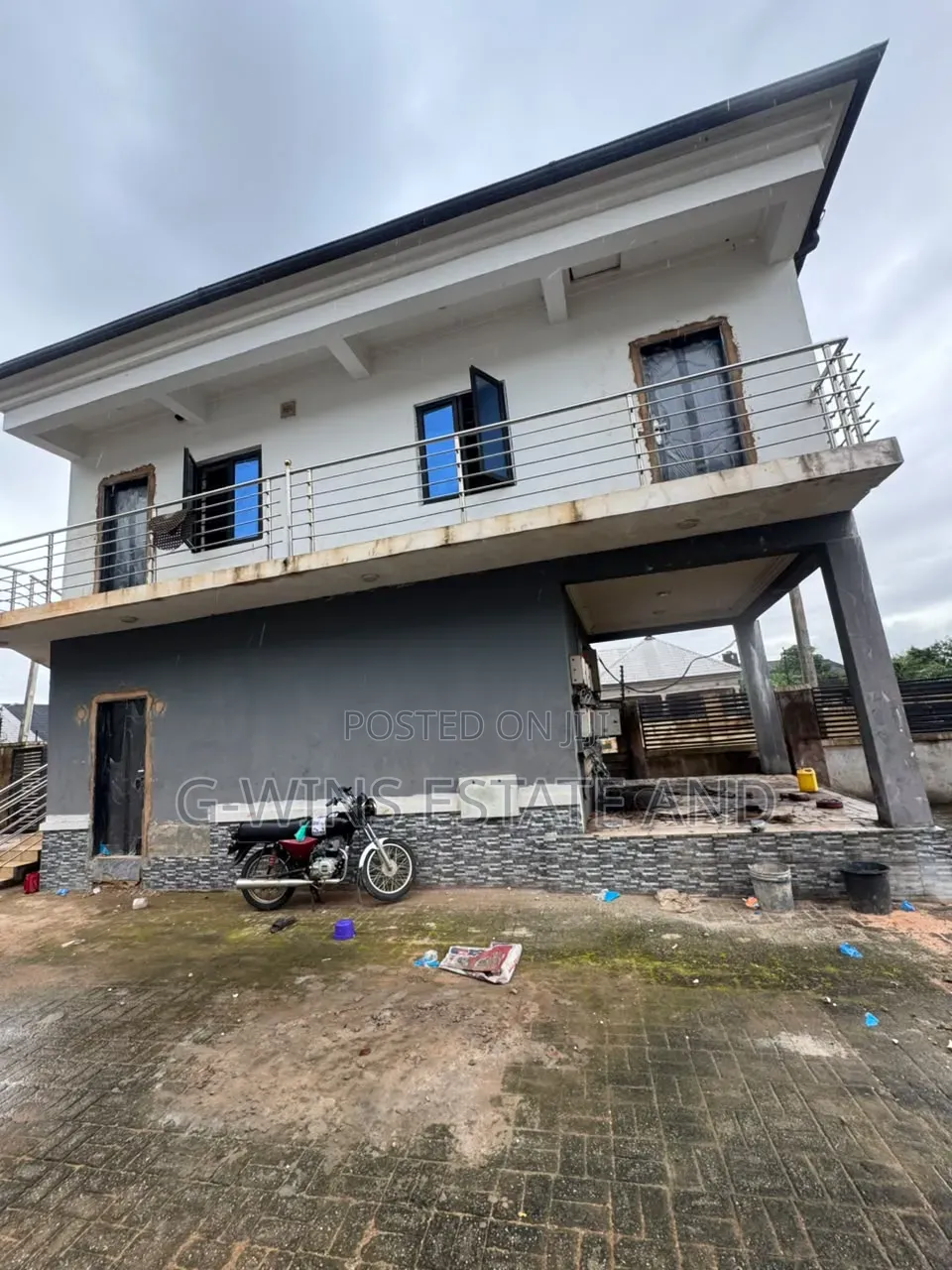 2bdrm Block of Flats in Okhuoromi Off for sale
