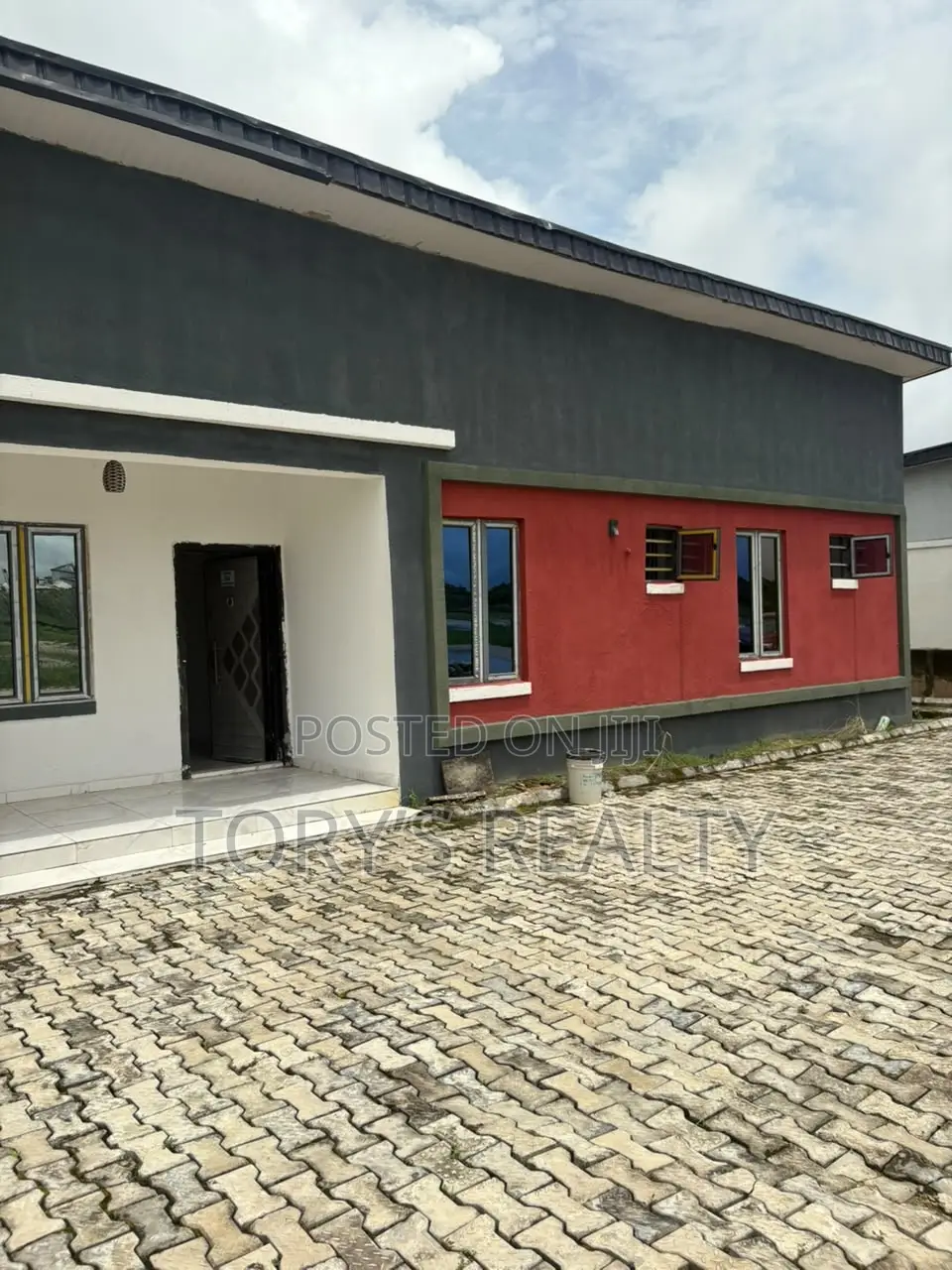 3bdrm Bungalow in Sangotedo for sale
