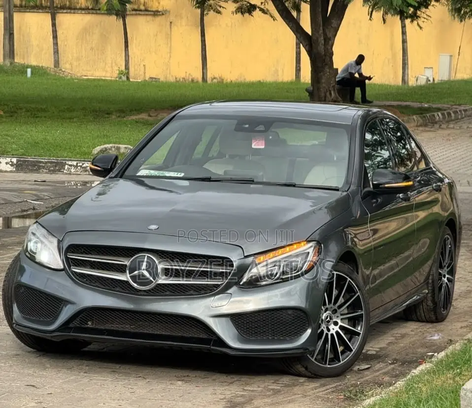Mercedes-Benz C300 2018 Gray