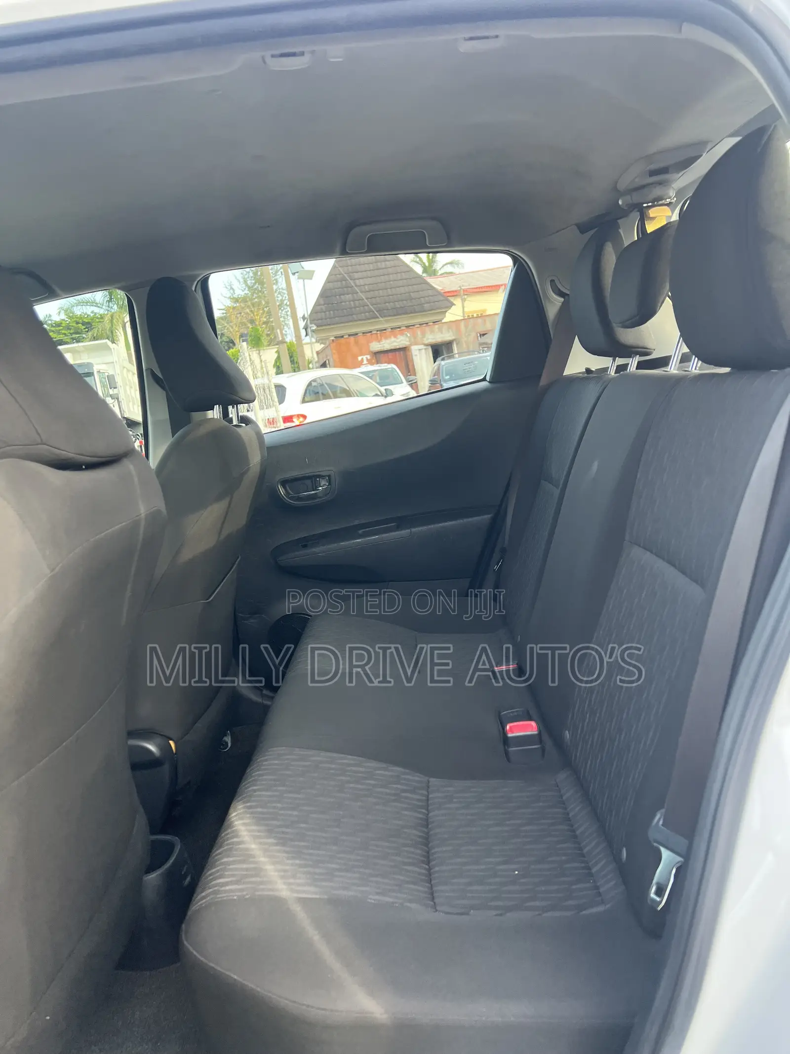 Toyota Yaris LE Hatchback 5dr 2014 White
