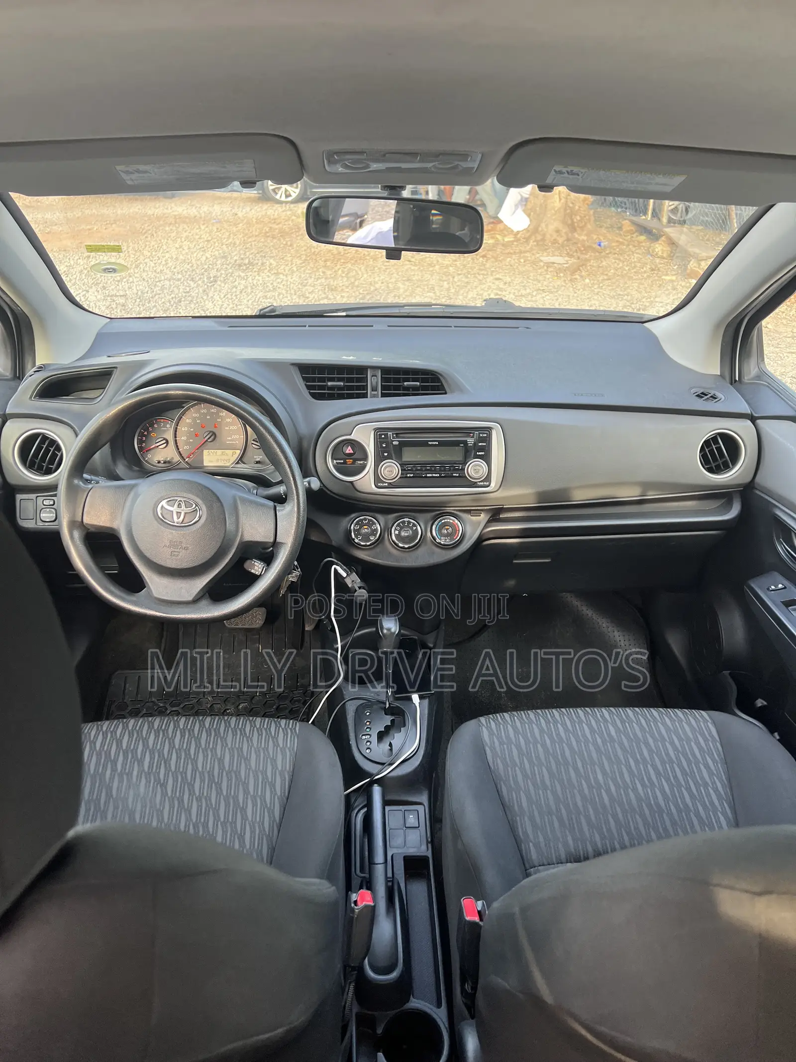 Toyota Yaris LE Hatchback 5dr 2014 White