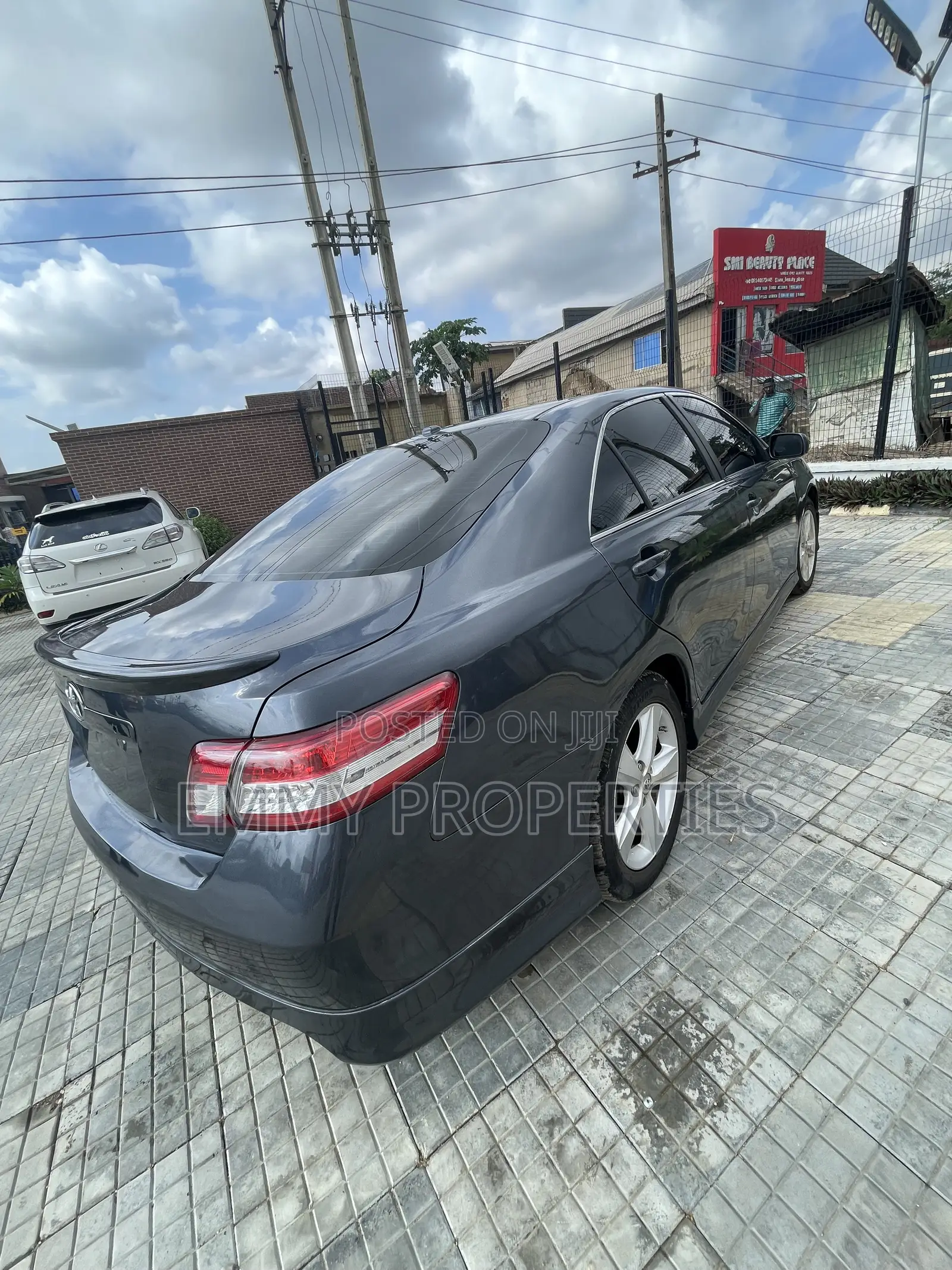Toyota Camry SE 4dr Sedan (2.5L 4cyl 6A) 2011 Gray