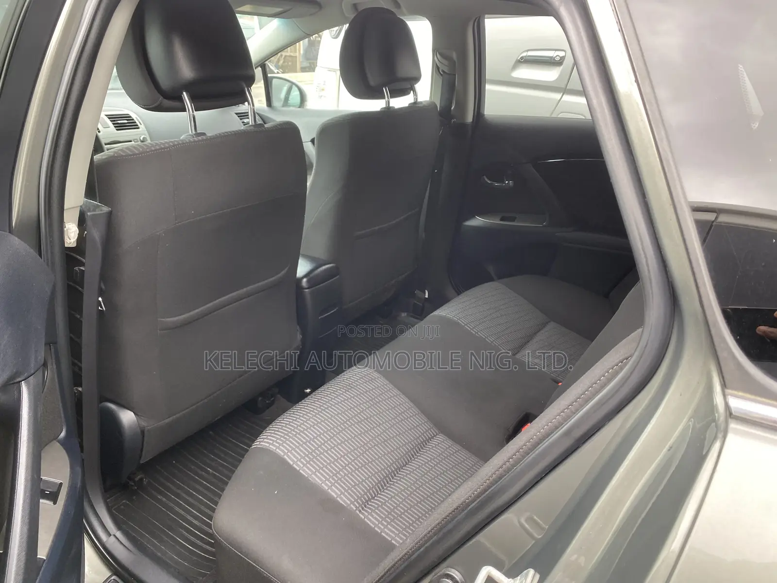 Toyota Avensis 2014 Green