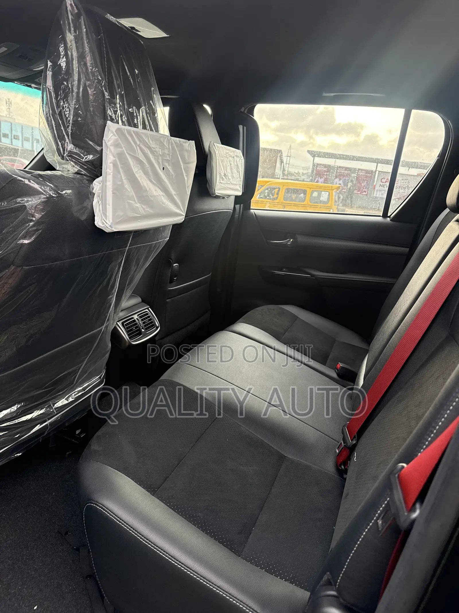 New Toyota Hilux 2025 Black