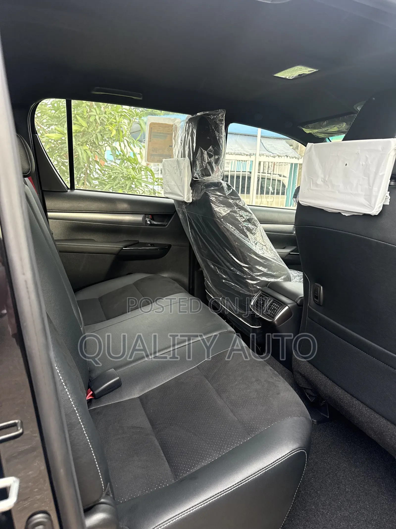 New Toyota Hilux 2025 Black