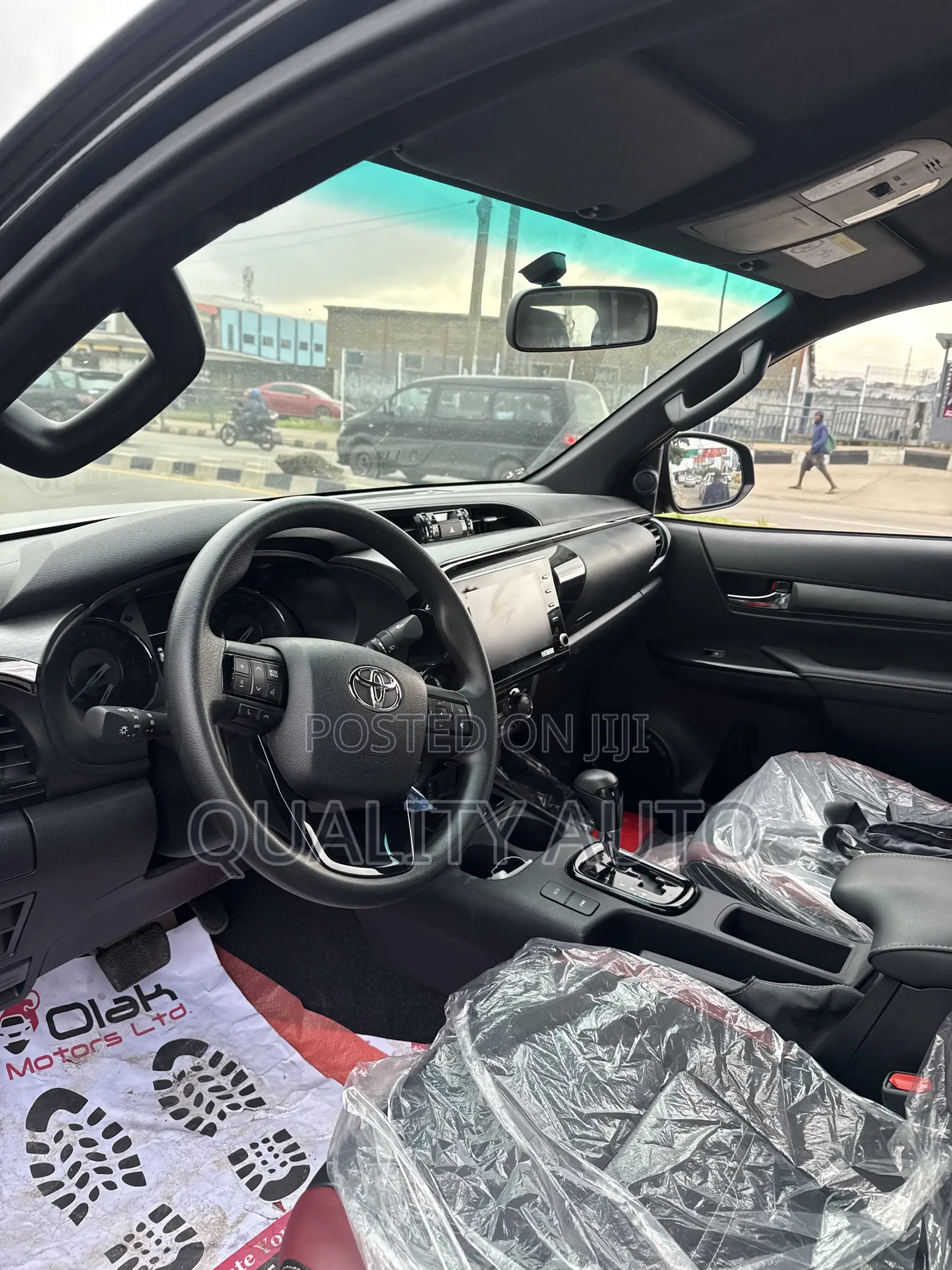 New Toyota Hilux 2025 Black