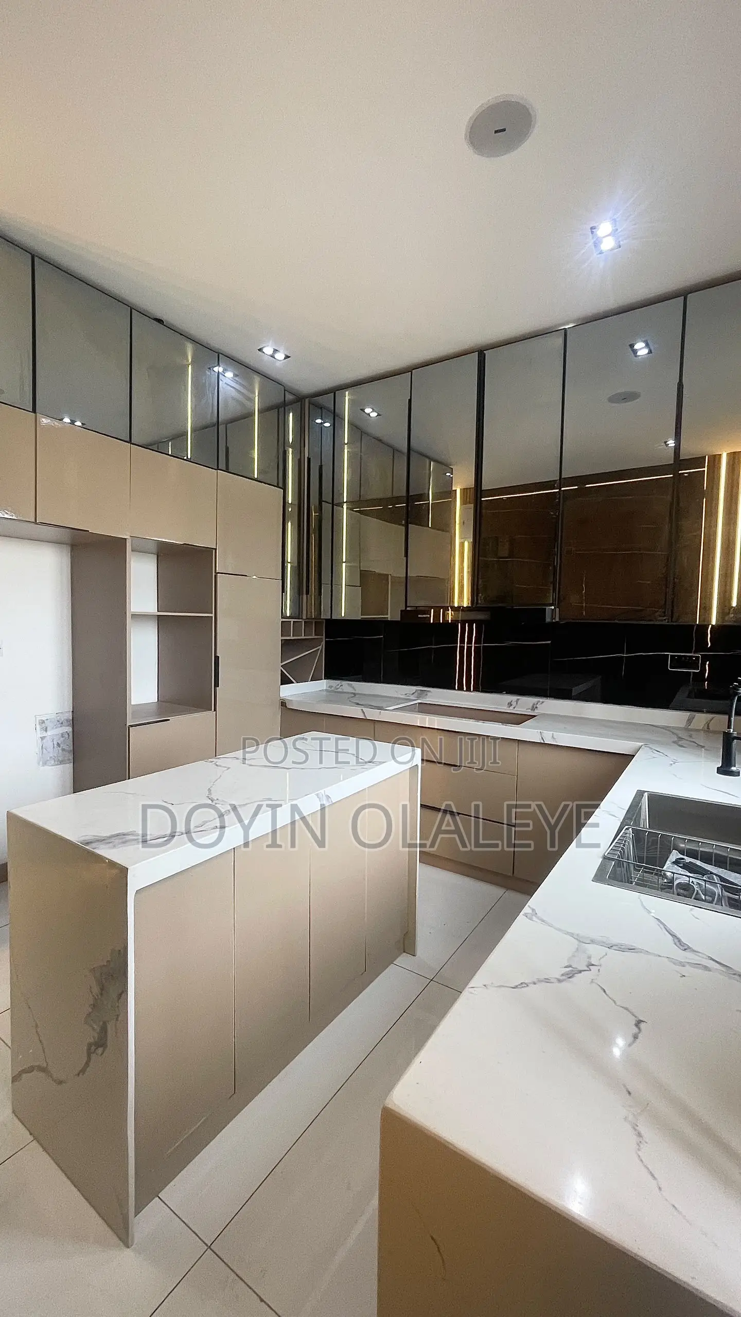 4bdrm Duplex in Ikota for sale