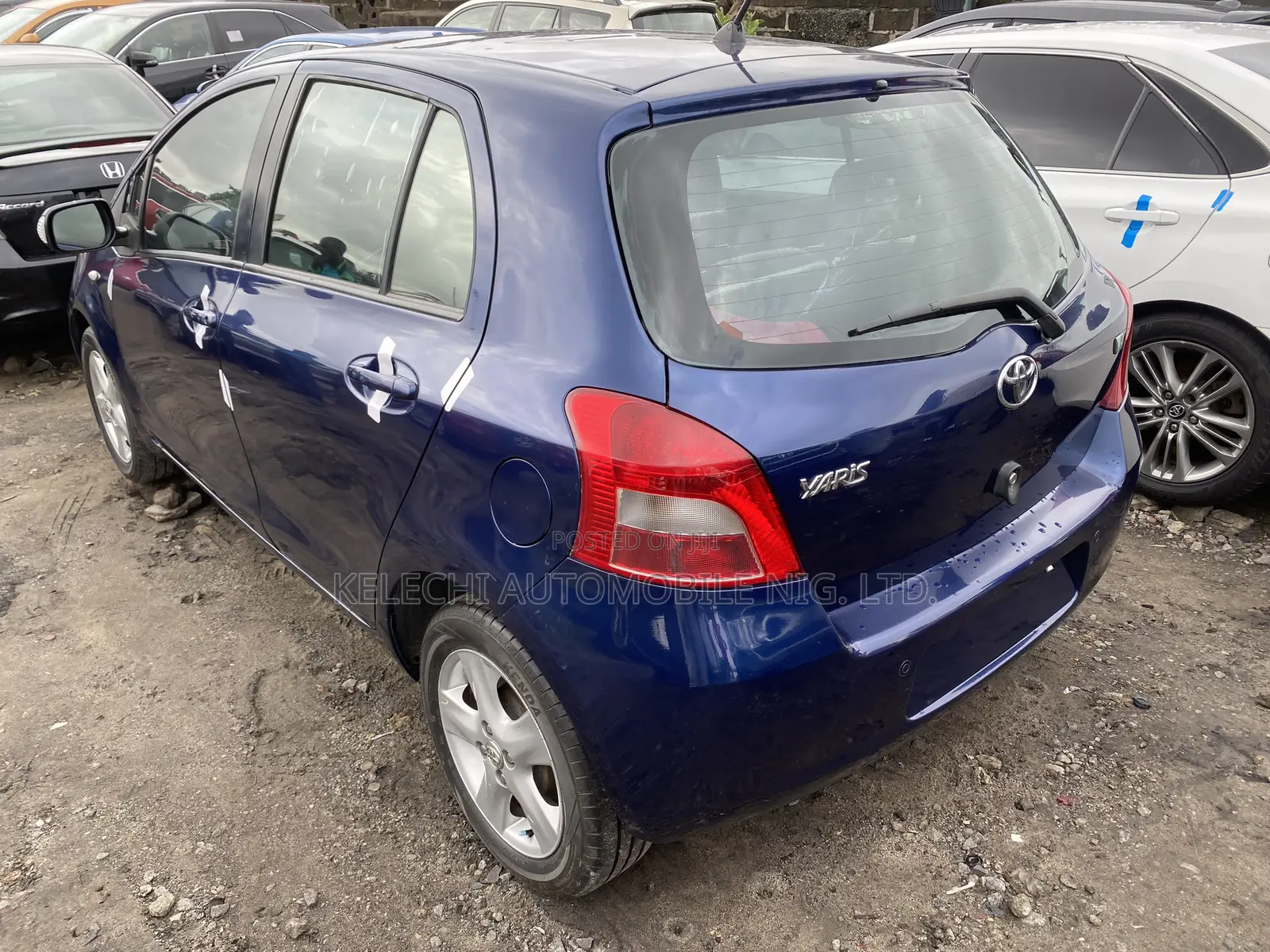 Toyota Yaris Base Sedan 4dr 2010 Blue