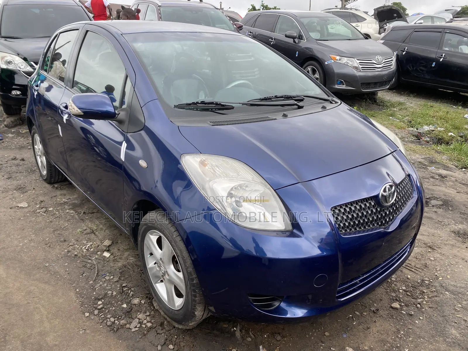 Toyota Yaris Base Sedan 4dr 2010 Blue
